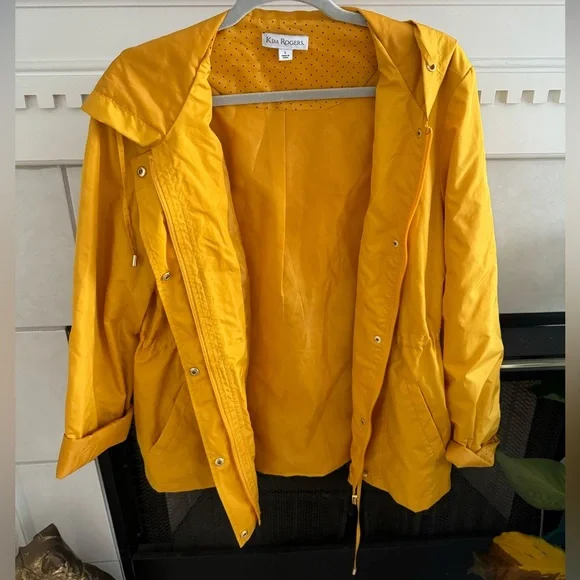 Kim Rogers, Women’s lightweight rain coat - Picture 2 of 4